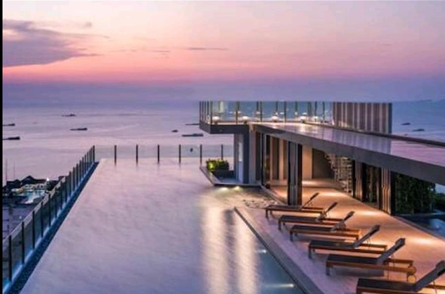 The Base Central Pattaya Zewnętrze zdjęcie