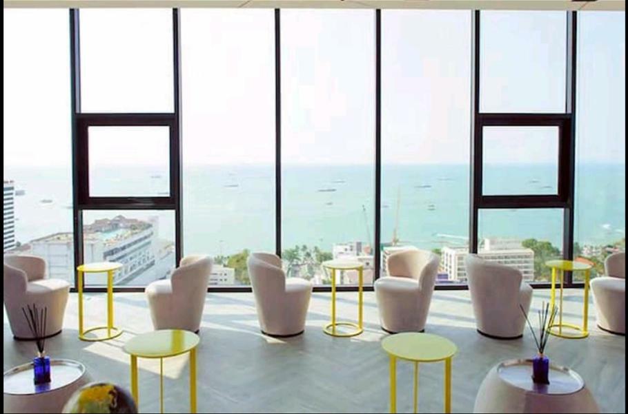 The Base Central Pattaya Zewnętrze zdjęcie